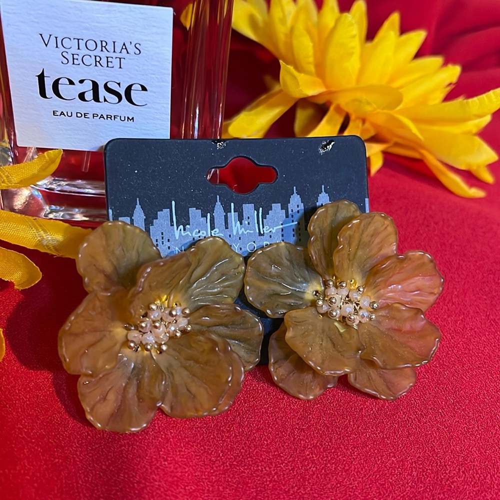 3D floral earrings